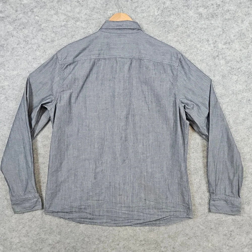 Banana Republic classic button